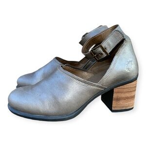 FLY London women’s Janeda Cream Leather size 37 EU